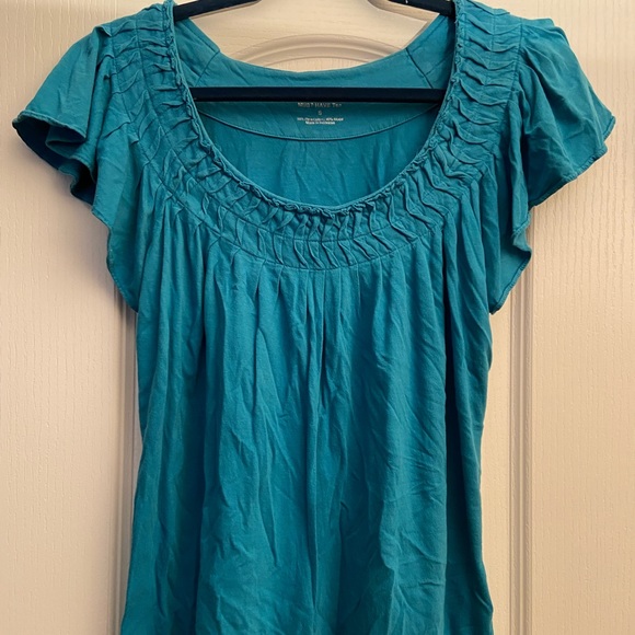 Elle sleeveless flowy shirt with gathered neckline size s - Picture 2 of 2